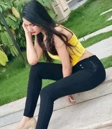 Riya Busty Call Girl